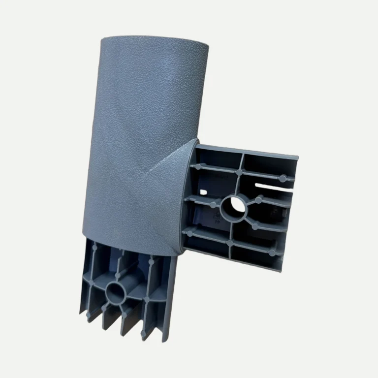 Piece plastique gris realise par Plazur Industries