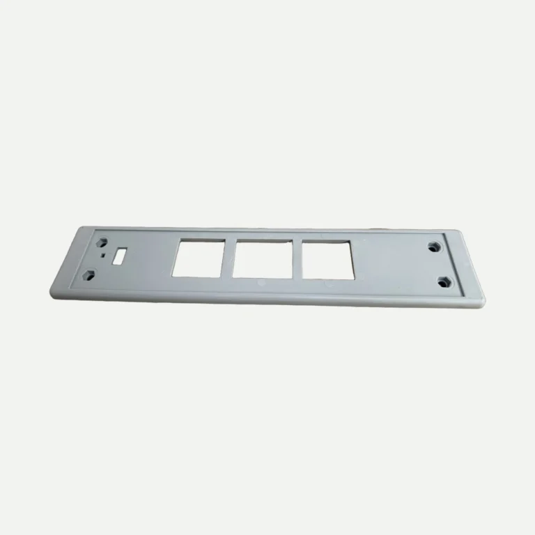 Produit plastique gris realise par Plazur Industries