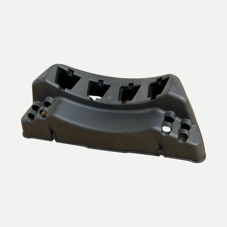 Support noir realise par Plazur Industries