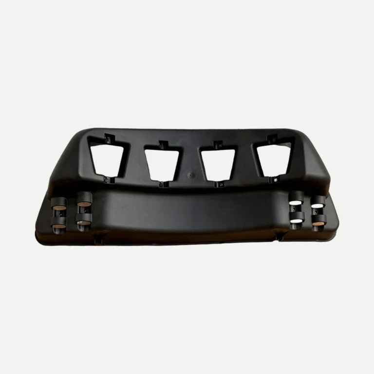 Support noir realise par Plazur Industries